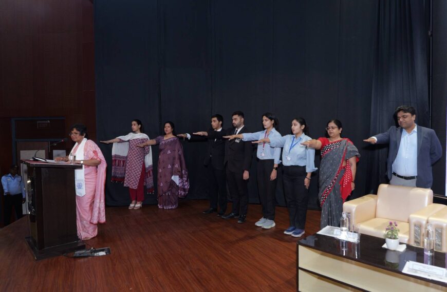 16 मई 2025 : मेरठ के स्वामी विवेकानंद सुभारती विश्वविद्यालय में ‘कैंपस कॉलिंग’ कैंपेन शुभारंभ कार्यक्रम में युवाओं को शपथ