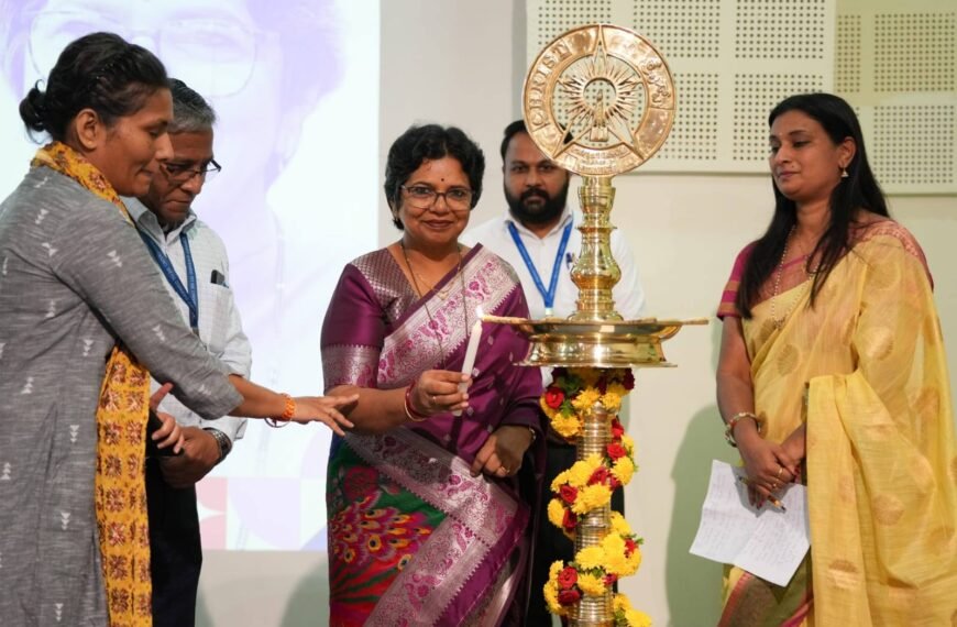 15 ऑक्टोबर 2025 : बेंगलुरु के प्रतिष्ठित क्राइस्ट यूनिवर्सिटी में, यशोदा AI के उद्घाटन के दौरान युवा छात्रों के साथ बातचीत