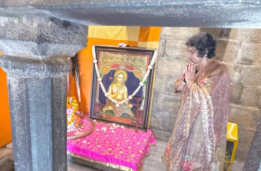 20 मई 2026 : श्रीनगर के शिखर पर स्थित पवित्र शंकराचार्य मंदिर में भगवान शिव के दर्शन