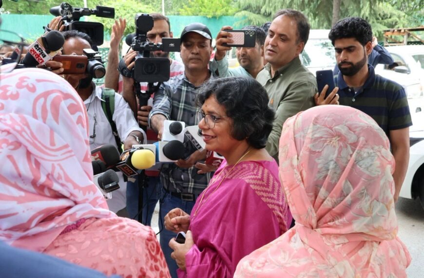 19 मई 2026 : कश्मीरी मीडिया मित्रों के साथ विभिन्न समसामयिक विषयों पर बातचीत, श्रीनगर